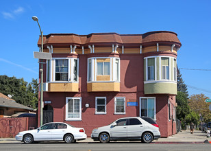 9996 International Blvd in Oakland, CA - Building Photo - Building Photo