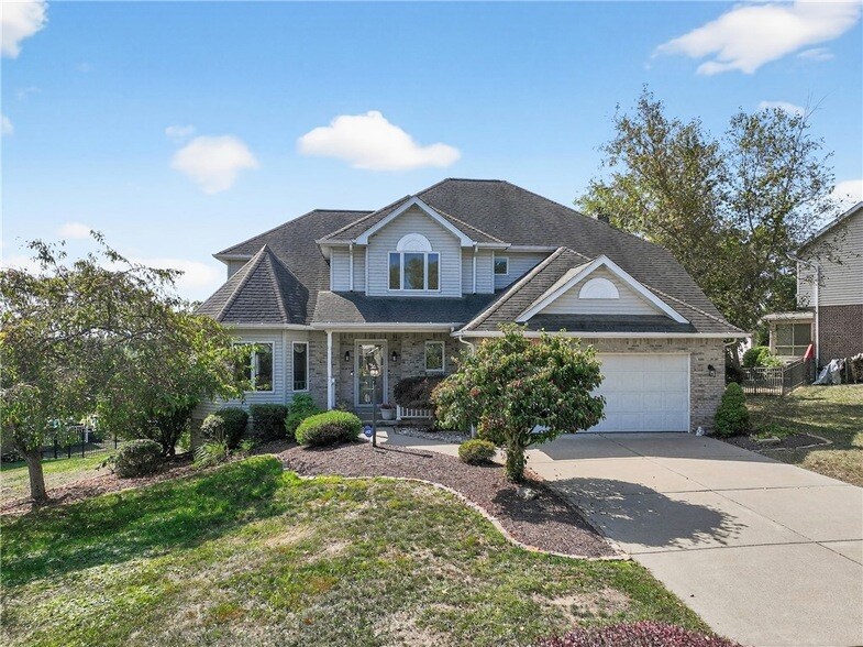 15 High Point Cir in Harrison City, PA - Foto de edificio