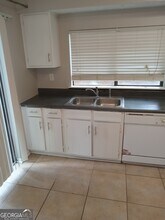 9069 Sterling Ridge Ln in Jonesboro, GA - Foto de edificio - Building Photo