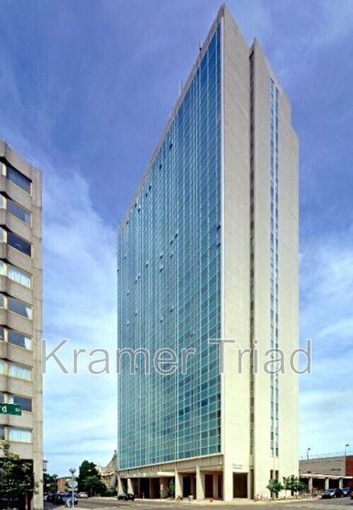 555 E William St in Ann Arbor, MI - Building Photo