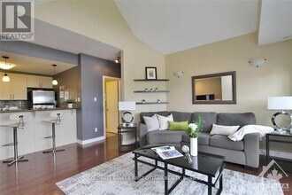 137 HARTHILL Way in Ottawa, ON - Building Photo - Building Photo