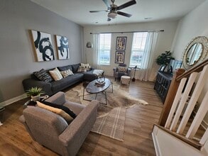 6122 Cleburne Ct in Charlotte, NC - Foto de edificio - Building Photo