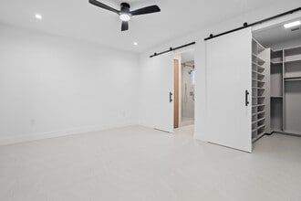 917 SW 78th Pl in Miami, FL - Foto de edificio - Building Photo