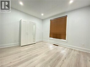 114 Tisdale St N in Hamilton, ON - Building Photo - Building Photo