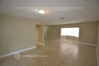 8469 Windsor Dr in Miramar, FL - Building Photo - Building Photo