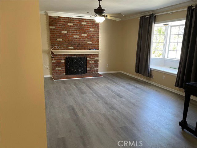 23832 Calvert St in Los Angeles, CA - Building Photo - Building Photo