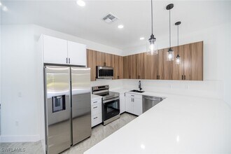 926-926 Countess Ave in Lehigh Acres, FL - Building Photo - Building Photo