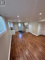10 Fallingdale Crescent in Toronto, ON - Building Photo