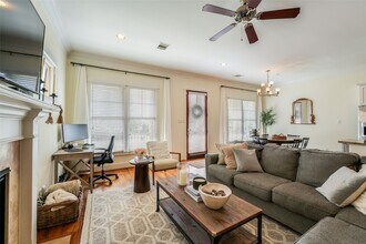 1301 W 25th St in Houston, TX - Building Photo - Building Photo