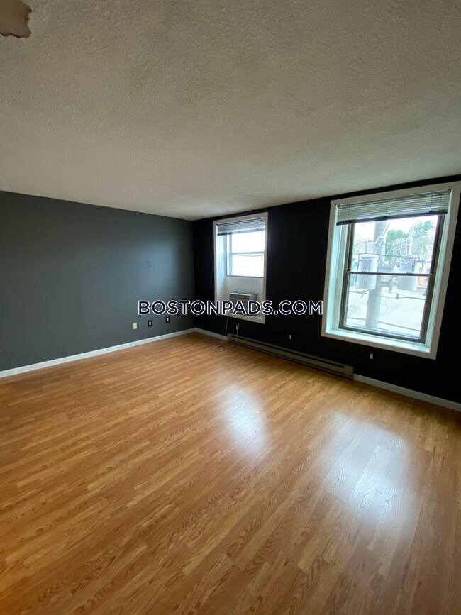 80 Foster St-Unit -308 in Peabody, MA - Building Photo - Building Photo