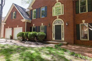 5685 Ashewoode Downs Dr in Alpharetta, GA - Building Photo