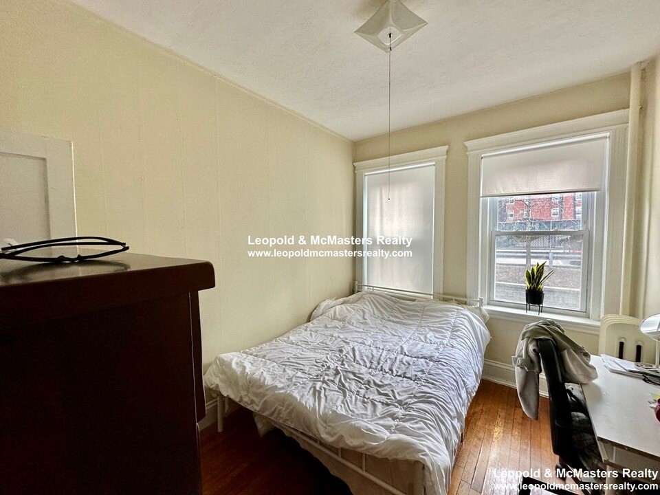 1682 Commonwealth Ave, Unit 15 in Boston, MA - Building Photo
