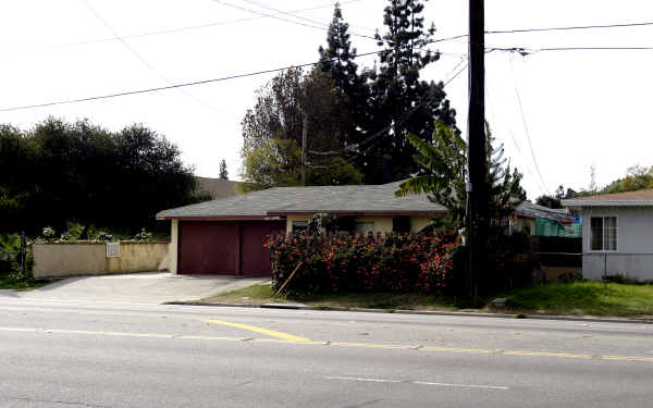 6751-6757 1/2 Downey Ave in Long Beach, CA - Foto de edificio