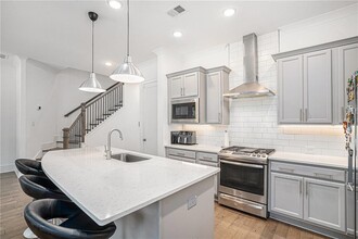 2762 Bell Dr SE in Smyrna, GA - Building Photo - Building Photo