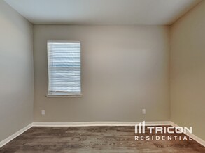 1502 Tulip Ln in Baytown, TX - Building Photo - Building Photo