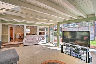 2139 Torrey Pines Rd, Unit gateway house in La Jolla, CA - Building Photo - Building Photo