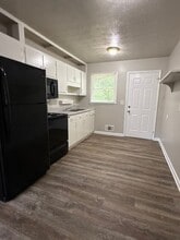 135 Sheila Ln in Powder Springs, GA - Building Photo - Building Photo