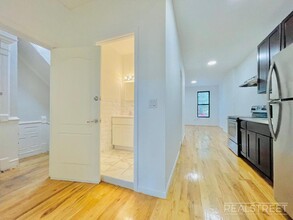 712A Greene Ave in Brooklyn, NY - Building Photo - Building Photo