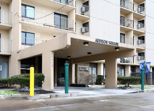 Addison Square in Cleveland, OH - Foto de edificio - Building Photo