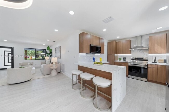 1305 N 31st Rd in Hollywood, FL - Building Photo - Building Photo