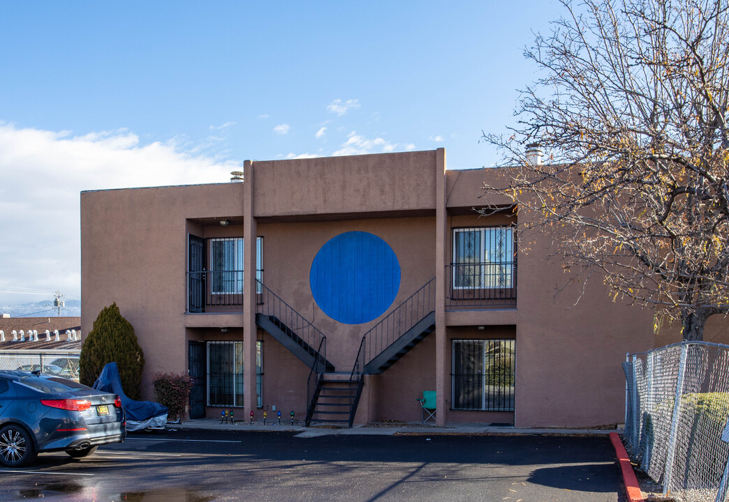 1310 San Pedro Dr SE in Albuquerque, NM - Foto de edificio