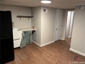 1734 E Broad St in Athens, GA - Building Photo - Building Photo