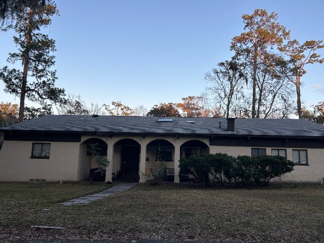 745 NW 18th St in Gainesville, FL - Foto de edificio - Building Photo