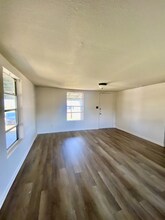 415 Jasmine Ln in San Marcos, TX - Foto de edificio - Building Photo