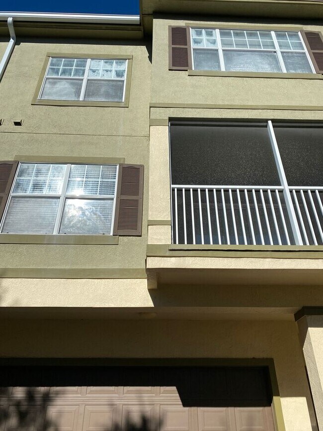2424 Grand Central Pkwy in Orlando, FL - Building Photo - Building Photo