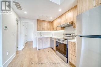 72 Jones Ave in Toronto, ON - Building Photo - Building Photo