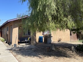 806 Haley Street in Bakersfield, CA - Building Photo - Building Photo