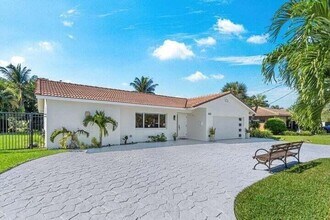 653 NW 10th Ct in Boca Raton, FL - Building Photo - Building Photo