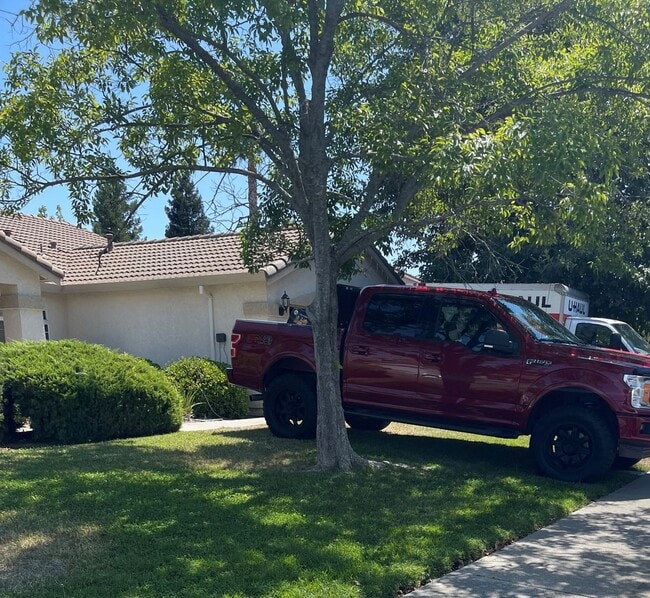 property at 419 Woodcrest Dr