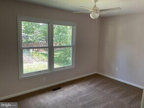 8904 Grass Valley Ct in Springfield, VA - Building Photo - Building Photo