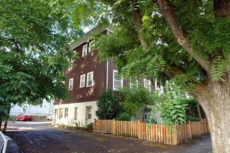 Sellwood House in Portland, OR - Building Photo - Building Photo