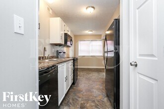 1921 S Werges Ave in Indianapolis, IN - Foto de edificio - Building Photo