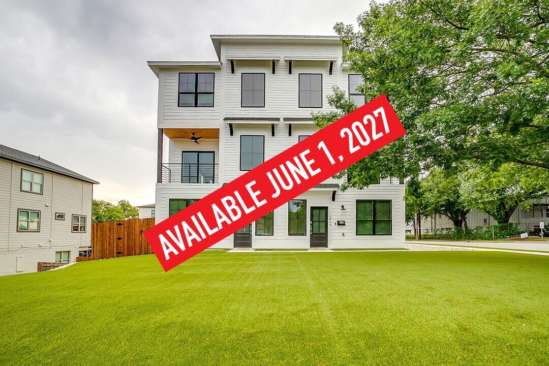 2843 Forest Park Blvd in Fort Worth, TX - Building Photo