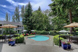 Corbella at Juanita Bay in Kirkland, WA - Building Photo