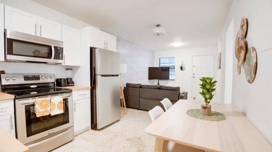 1645 SW 7th St in Miami, FL - Building Photo - Building Photo