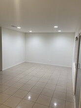 851 Hartford Ln in La Habra, CA - Foto de edificio - Building Photo