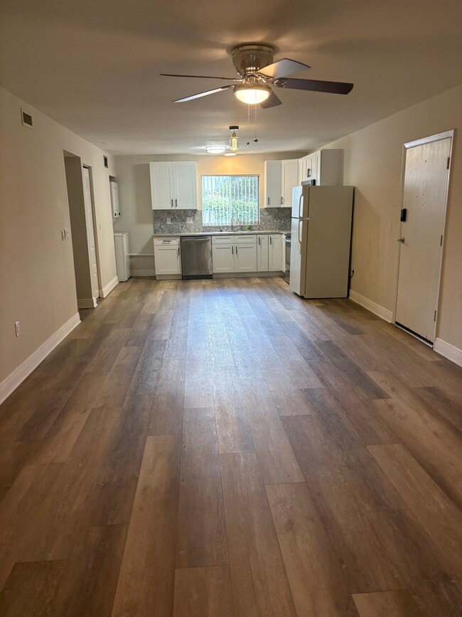 3802 N Lake Dr, Unit 20 in Tampa, FL - Building Photo - Building Photo