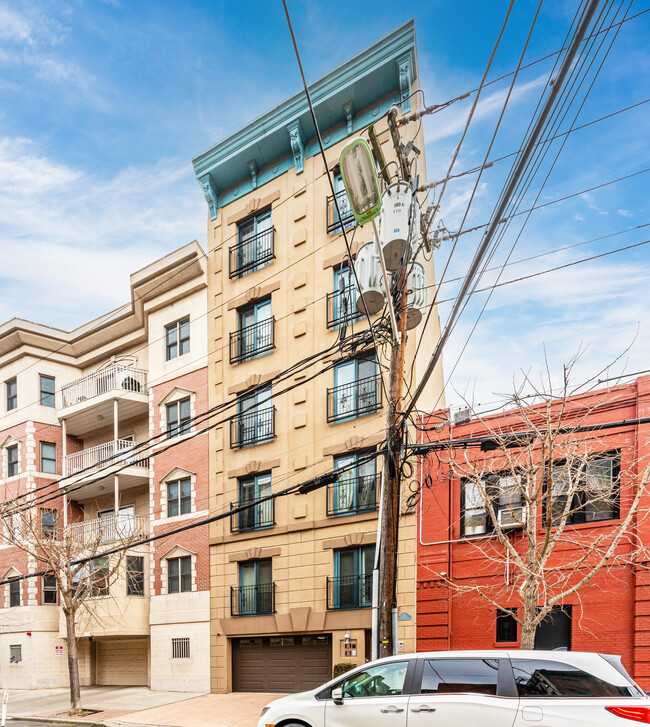 107 Jackson St in Hoboken, NJ - Building Photo - Building Photo