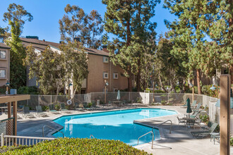 9760 Mesa Springs Way, Unit 36 in San Diego, CA - Foto de edificio - Building Photo