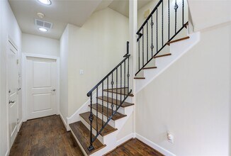 5813 Washington Ave in Houston, TX - Building Photo - Building Photo