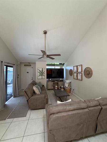 2031 Winners Cir in North Lauderdale, FL - Building Photo - Building Photo