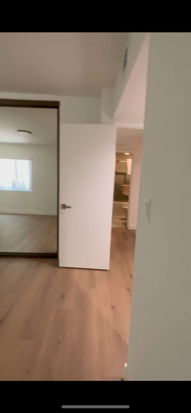 18307 Burbank Blvd, Unit 73 in Tarzana, CA - Building Photo - Building Photo