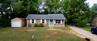 3414 Pembroke Rd in Clarksville, TN - Building Photo