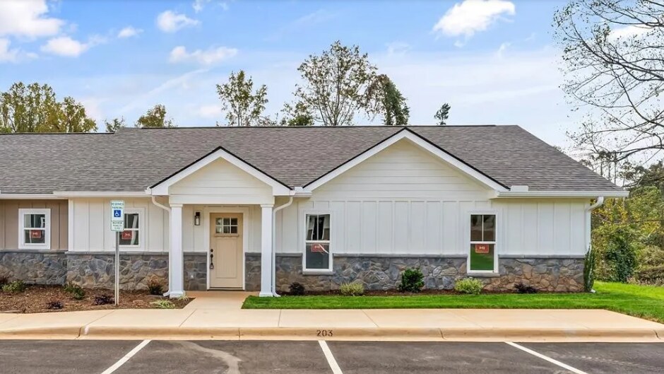 201 Beacon Ave in Morganton, NC - Building Photo