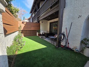 21 Mission Plaza Dr in Ventura, CA - Building Photo - Building Photo