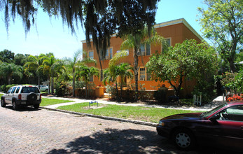 Archer Arms Apartments in St. Petersburg, FL - Building Photo - Building Photo